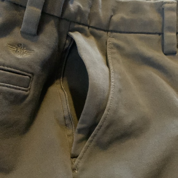 Dockers - Picture 9 of 9